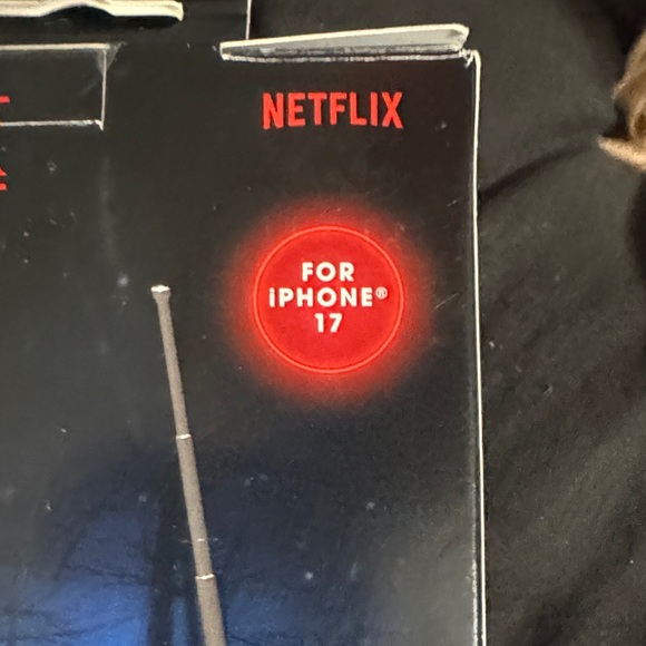 Stranger Things Code Red Phone Case - Picture 4 of 6